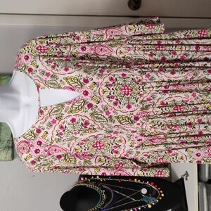 COPY - Very cute and stylish, flowy Boho dress with under attached slip. Size 2…